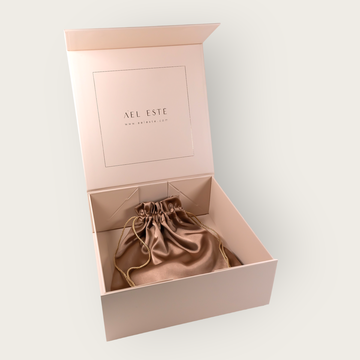 A'EL ESTË KEEPSAKE CROWN BOX