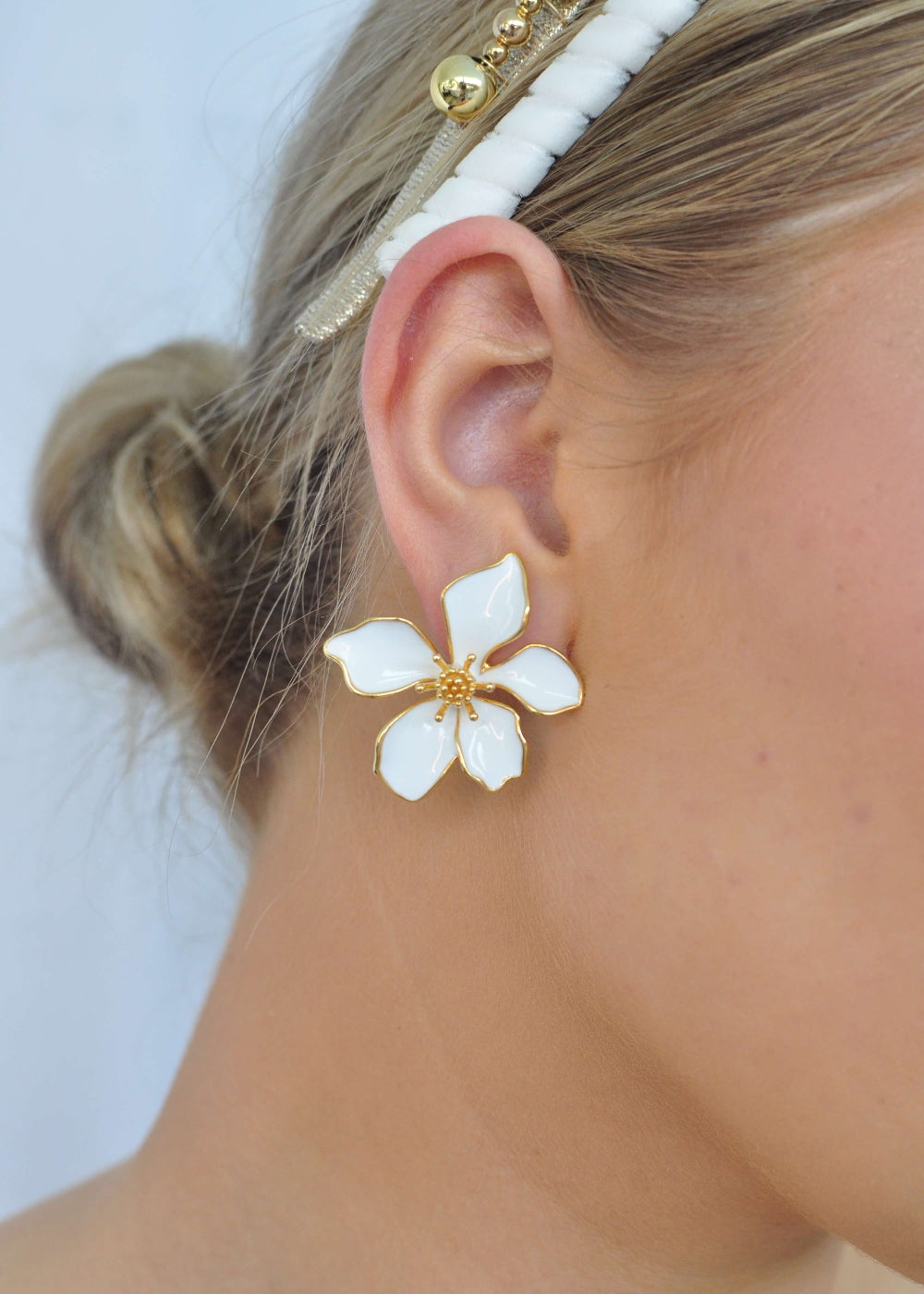 Vida Floral Earring - White