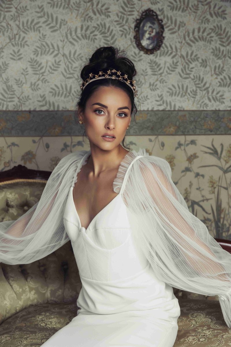 Valencia Crown - Gold - AELESTEValencia Crown - GoldBridal Accessories#bridal_accessories##wedding_head_band##bridal_earring#